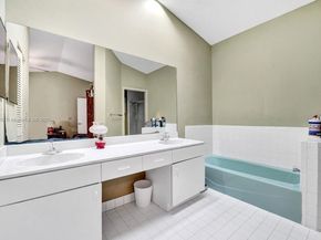 2350 E Lake Miramar Cir, Miramar FL 33025