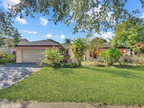 2350 E Lake Miramar Cir, Miramar FL 33025