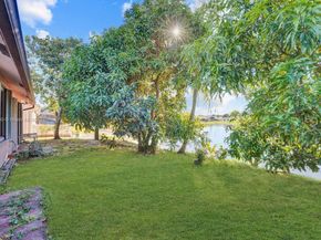 2350 E Lake Miramar Cir, Miramar FL 33025