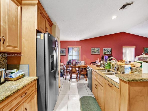 2350 E Lake Miramar Cir, Miramar FL 33025