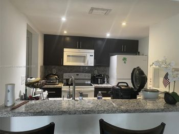 7075 NW 186th St