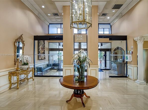 2500 Parkview Dr 911, Hallandale Beach FL 33009