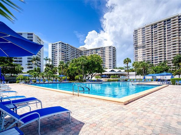 2500 Parkview Dr 911, Hallandale Beach FL 33009