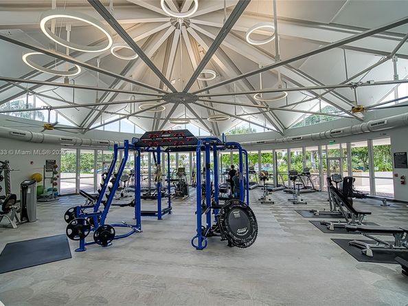 2500 Parkview Dr 911, Hallandale Beach FL 33009