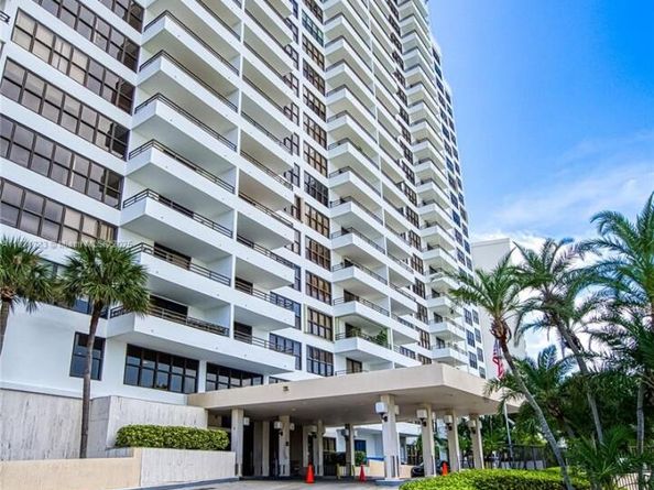 2500 Parkview Dr 911, Hallandale Beach FL 33009