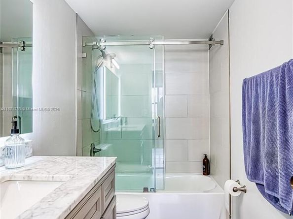 2500 Parkview Dr 911, Hallandale Beach FL 33009