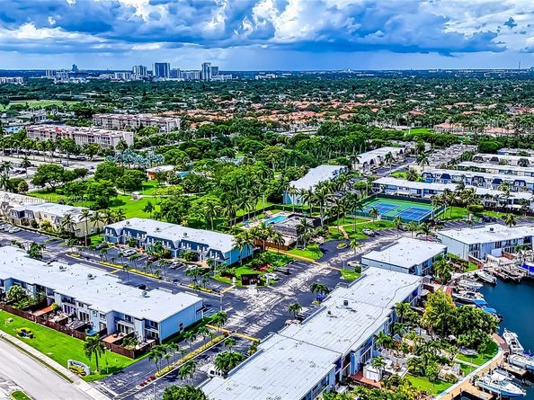 2500 Parkview Dr 911, Hallandale Beach FL 33009