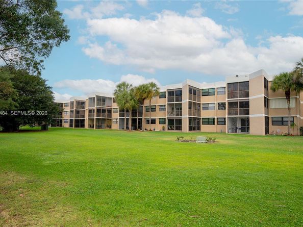 16400 Golf Club Rd 305, Weston FL 33326