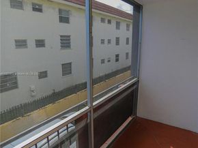 13685 NE 10th Ave 209, North Miami FL 33161
