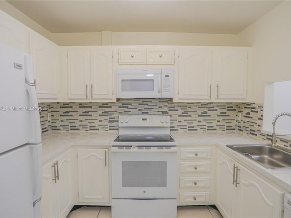 13685 NE 10th Ave 209, North Miami FL 33161