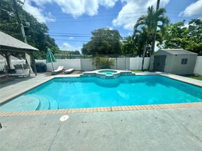 411 SW 10th Terrace, Hallandale Beach FL 33009