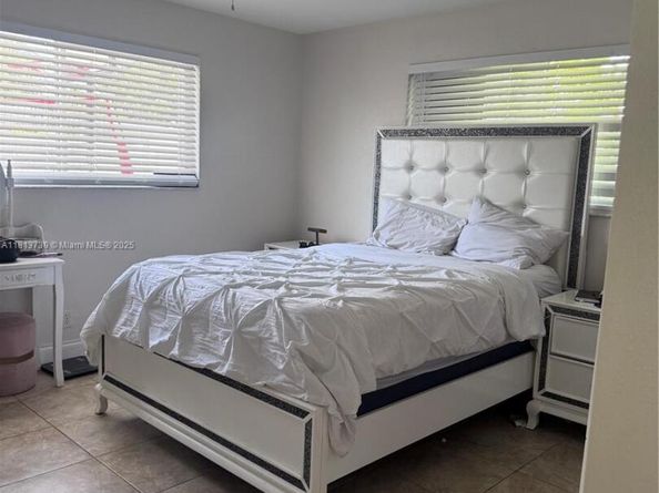 411 SW 10th Terrace, Hallandale Beach FL 33009