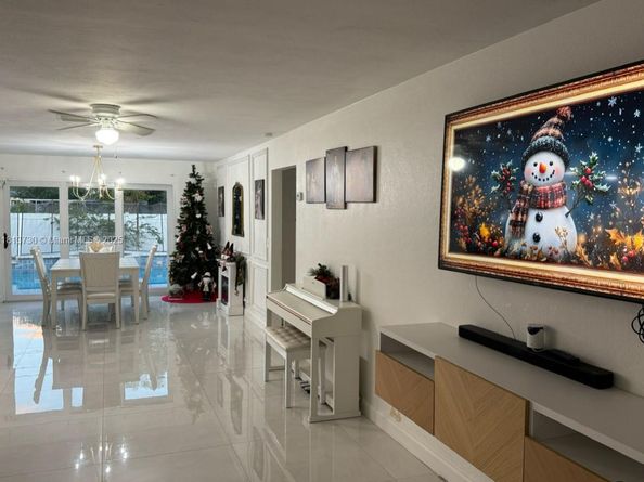 411 SW 10th Terrace, Hallandale Beach FL 33009