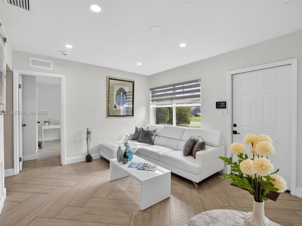 101 NE 47th Ct, Oakland Park FL 33334