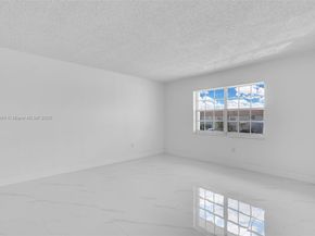 4050 NW 135th St 2111, Opa-Locka FL 33054