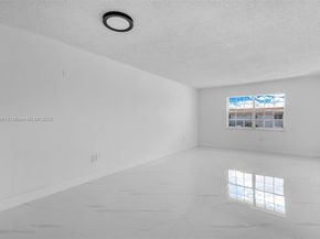 4050 NW 135th St 2111, Opa-Locka FL 33054