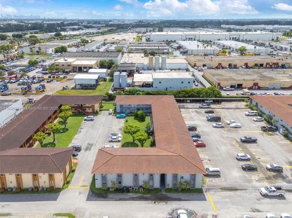 4050 NW 135th St 2111, Opa-Locka FL 33054