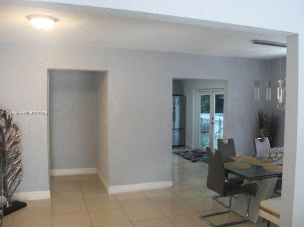 3430 NW 16th St, Miami FL 33125
