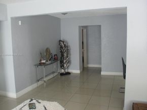3430 NW 16th St, Miami FL 33125
