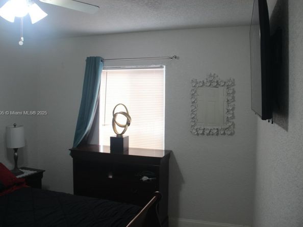 3430 NW 16th St, Miami FL 33125
