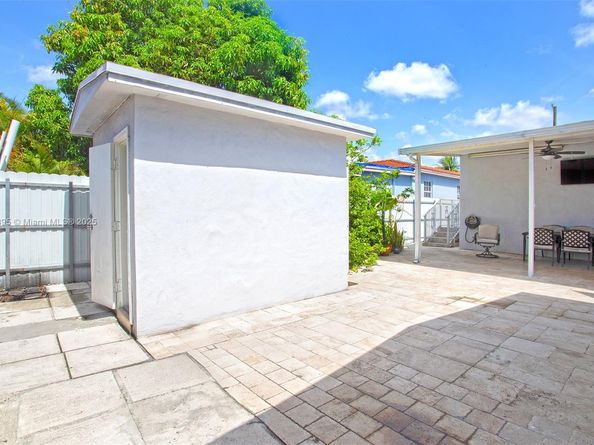 3430 NW 16th St, Miami FL 33125