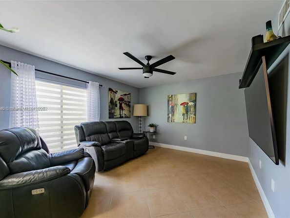 1461 SW 124th Ct D13, Miami FL 33184