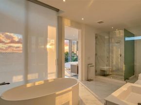 3750 Yacht Club Dr TH1, Aventura FL 33180