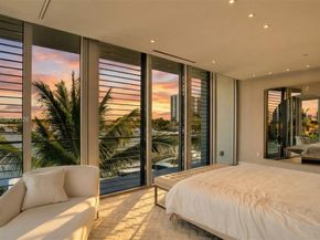 3750 Yacht Club Dr TH1, Aventura FL 33180