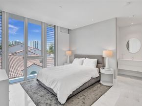 3750 Yacht Club Dr TH1, Aventura FL 33180