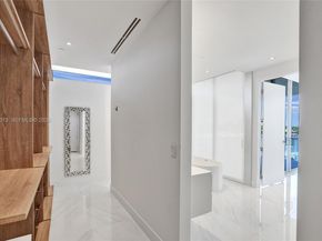 3750 Yacht Club Dr TH1, Aventura FL 33180