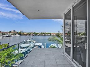 3750 Yacht Club Dr TH1, Aventura FL 33180