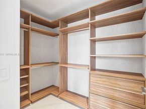 3750 Yacht Club Dr TH1, Aventura FL 33180