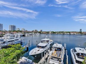 3750 Yacht Club Dr TH1, Aventura FL 33180