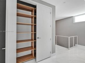 3750 Yacht Club Dr TH1, Aventura FL 33180