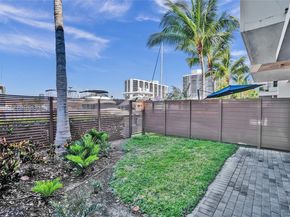 3750 Yacht Club Dr TH1, Aventura FL 33180