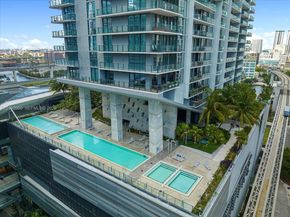 68 SE 6th St 2304, Miami FL 33131