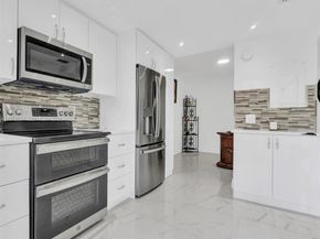 3661 Via Poinciana 206, Lake Worth FL 33467