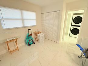 3661 Via Poinciana 206, Lake Worth FL 33467