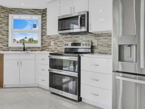 3661 Via Poinciana 206, Lake Worth FL 33467