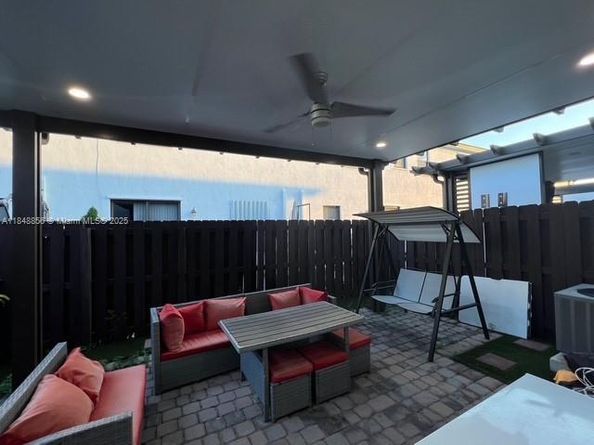 11290 NW 88th Ter, Doral FL 33178