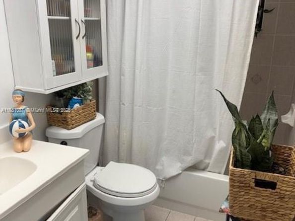 Undisclosed Address #A11861087, Miami FL 33183