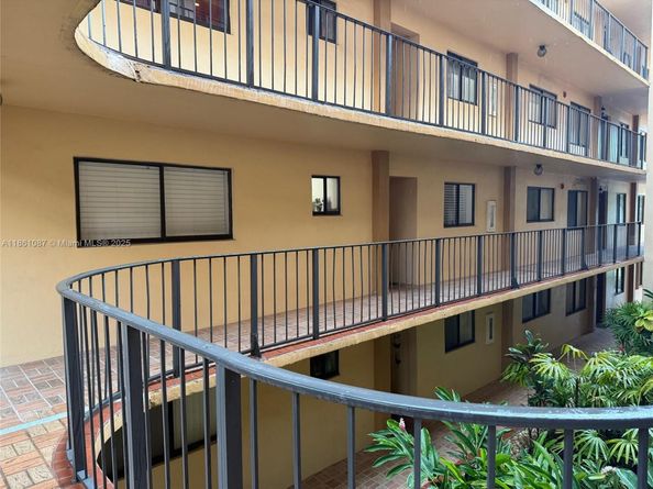 Undisclosed Address #A11861087, Miami FL 33183