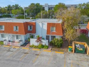 10710 NW 7th St 11B, Miami FL 33172