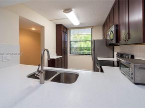 1530 Whitehall Dr 302, Davie FL 33324