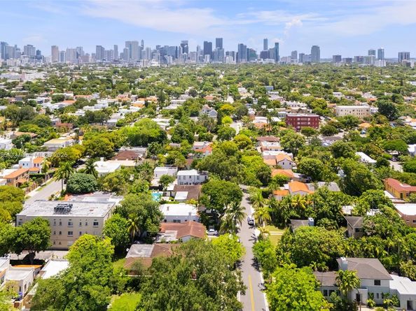1860 SW 12th St, Miami FL 33135