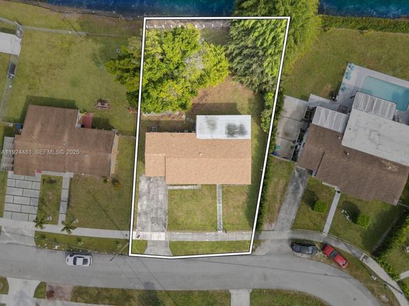 19621 NW 39th Ct, Miami Gardens FL 33055