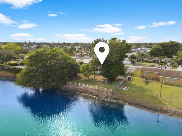 19621 NW 39th Ct, Miami Gardens FL 33055