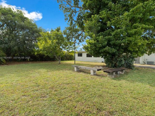 19621 NW 39th Ct, Miami Gardens FL 33055