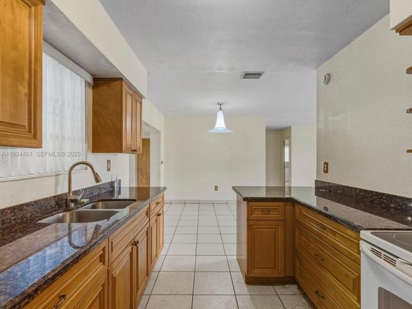 19621 NW 39th Ct, Miami Gardens FL 33055