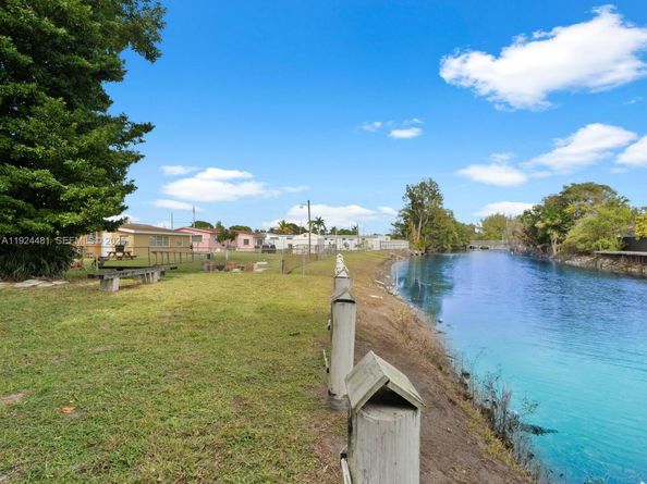 19621 NW 39th Ct, Miami Gardens FL 33055